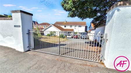 Gats & Driveway