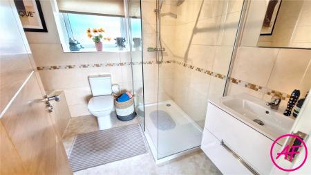En-Suite Bath/Shower