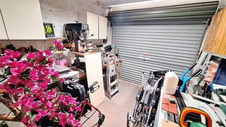 Garage/Workshop