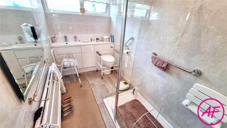 En Suite Shower Room