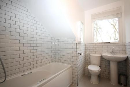 27c Rocks Lane Bathroom