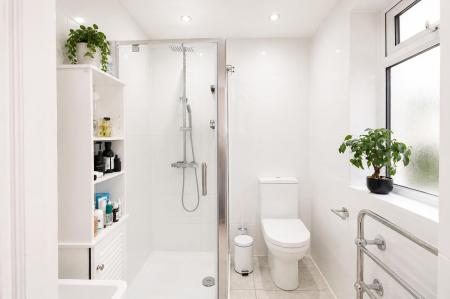 Glenthorne edited bathroom view 1.png