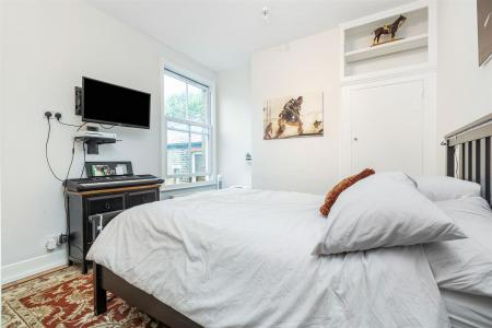 bedroom1.jpg