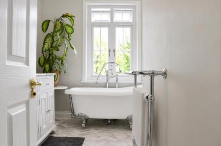 BATHROOM2.png