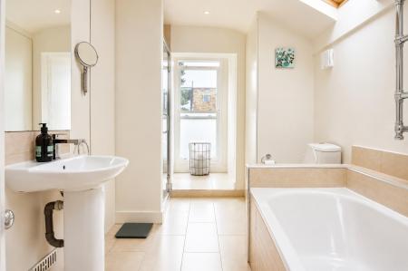 Bathroom 1.png