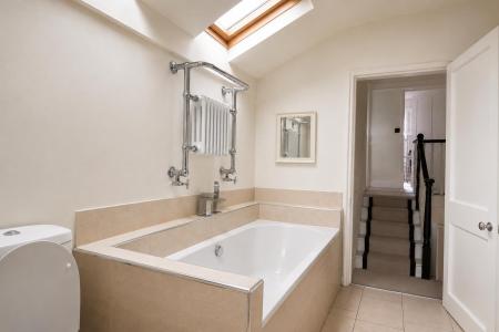 Bathroom 2.png