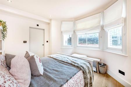 BEDROOM1.jpg