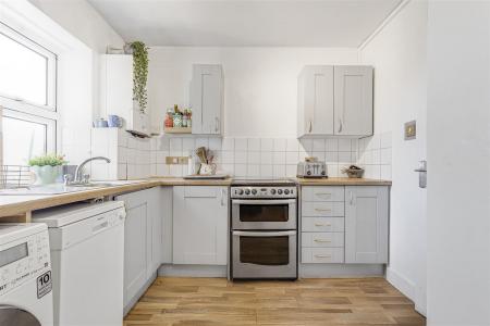 James_anderson-flat_111__chertesy_court-sw14__11_.