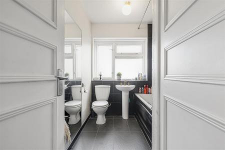 James_anderson-flat_111__chertesy_court-sw14__7_.j