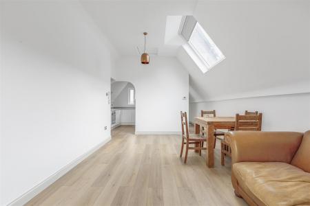 James_and f_sheen_lane-sw14__1_.jpg