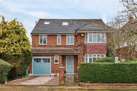 James_Anderson_-_Stonehill_Road_London__SW14_8RR_1