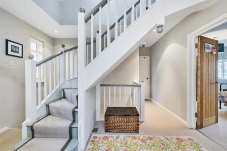 James_Anderson_-_Stonehill_Road_London__SW14_8RR_2