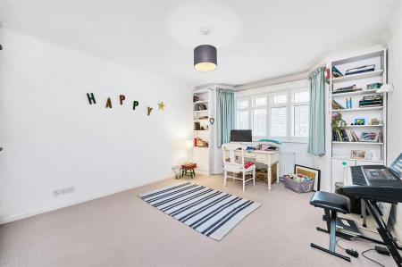 James_Anderson_-_Stonehill_Road_London__SW14_8RR_2