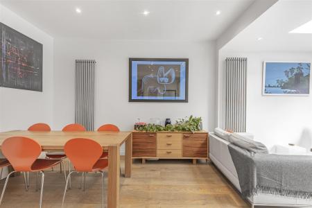 James_anderson- aemesdyke_avenue-sw14__1_.jpg