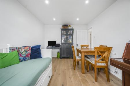 2025 Stanley_Road_London__SW14_7DZ-20.jpg