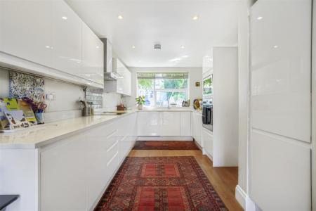 sbury_Avenue_East_Sheen__London__SW14_8JZ00003_cop