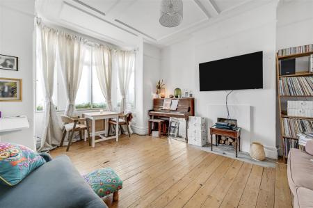 James_Anderson__Clifford_Avenue_London__SW14_7BS11