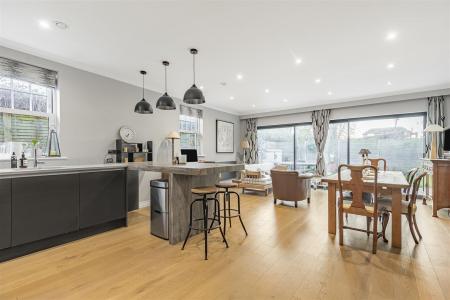 James_anderson _bexhill_road-sw14__16_.JPG