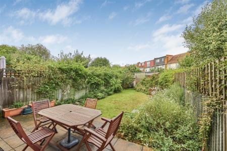 James_Anderson_-_Graemedyke_Avenue_London__SW14_7B