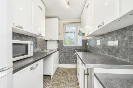 James_Anderson_-_Rosemary_Gardens_London__SW14_7HD