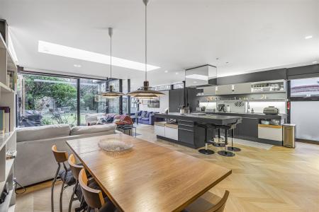 ertford_Avenue-2.jpg
