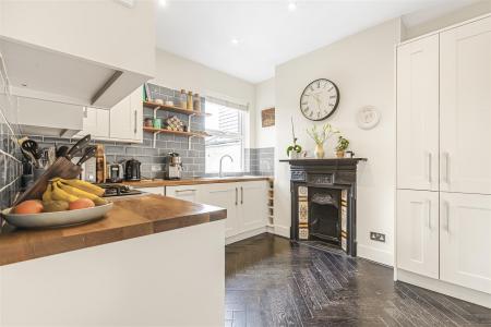 James_anders sfield_avenue-sw14__10_.jpg