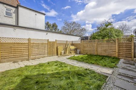 422_Upper_Richmond_Rd_W-4.jpg