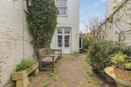 James_anderson-1_vicarage_gardens__15_.jpg