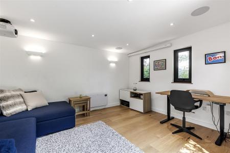 James_anderson-22_somerton_avenue__10_.jpg