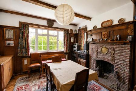 Dining Room (Brighter).jpg