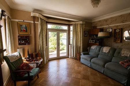 Living Room 2.jpg