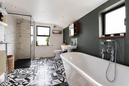 Bathroom 3.png