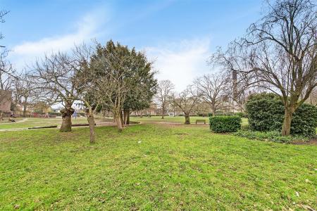 27242_ja_19b_sheen_lane_1