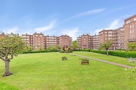 29044_james_anderson___190_chiswick_village___1