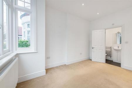 27241_ja_gff_63_burlington_avenue_5