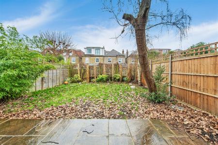 27241_ja_gff_63_burlington_avenue_11