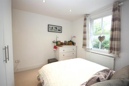 F1 73a Sheen Lane Sept 2016 Bed3