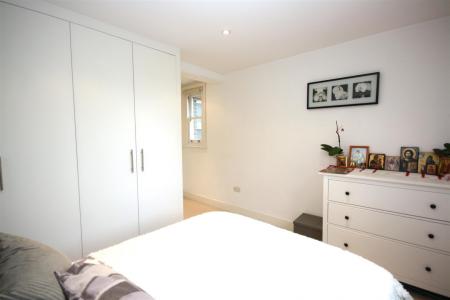 F1 73a Sheen Lane Sept 2016 Bed2