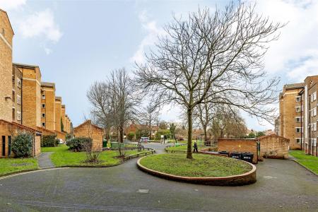 26478_james_anderson___flat_130_chertsey_court___3