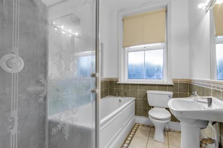 JA-251a__Upper_Richmond_Road_West_East_Sheen_SW14_