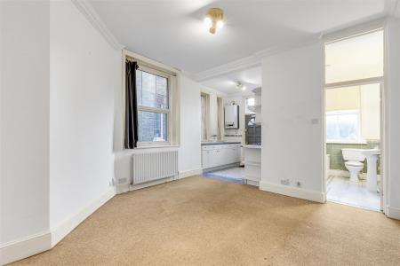 JA-251a__Upper_Richmond_Road_West_East_Sheen_SW14_