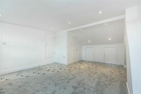 MAin bedroom 2