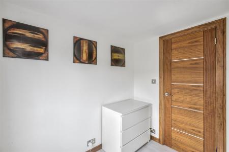 186a_Upper_Richmond_Road_West-3.jpg