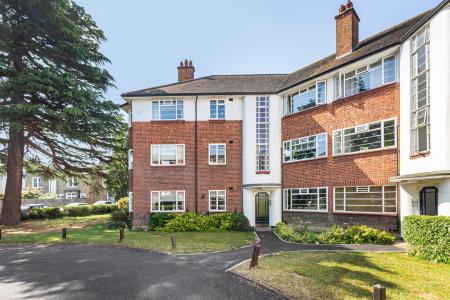 James_anderson-19_st_leonards_court__16_.JPG