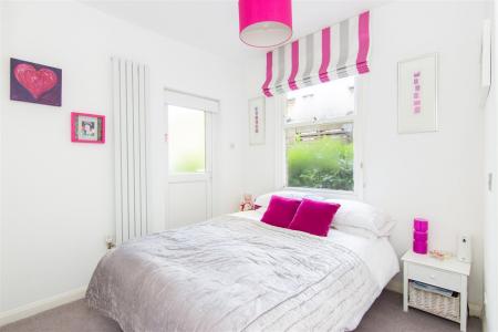 Main bed 2.jpg