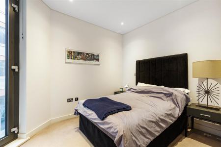 32585_james_anderson___102_millenium_house___5_lo.