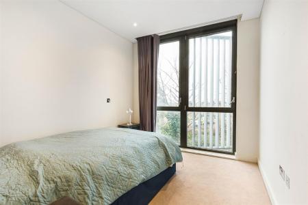 32585_james_anderson___102_millenium_house___4_lo.