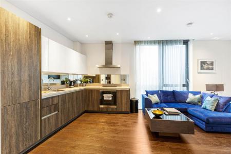 32585_james_anderson___102_millenium_house___16_lo