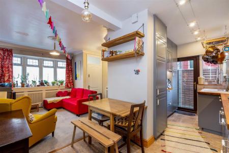 125836_james_anderson___115a_roehampton_vale___8_l