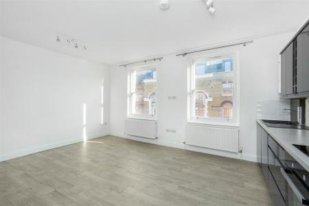 32035_james_anderson___118_putney_high_st___4_lo.j